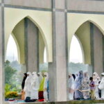 Shalat Ied di Islamic Centre Padang Panjang Penuh Sampai ke Teras